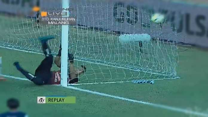 Laporan Pertandingan Sepakbola Liga Indonesia Arema FC VS PS Tira